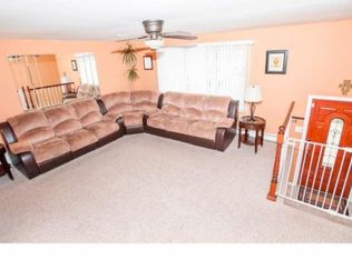 3547 Chalfont Dr, Philadelphia, PA 19154