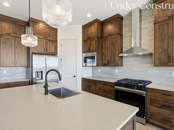 823 Clydesdale Dr, Windsor, CO 80550