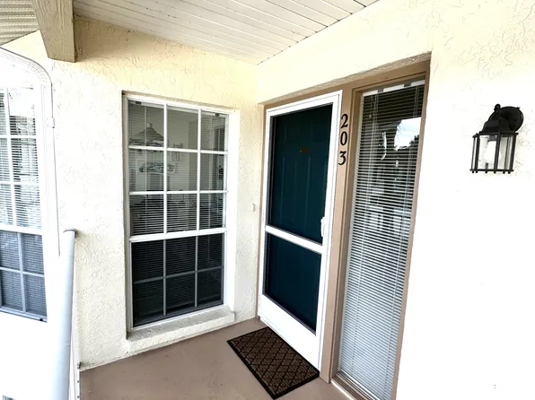 204 Silver Lake Dr Unit 203, Venice, FL 34292