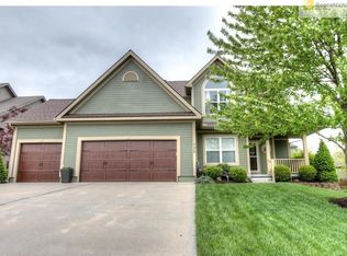 735 Cottonwood Ter, Liberty, MO 64068