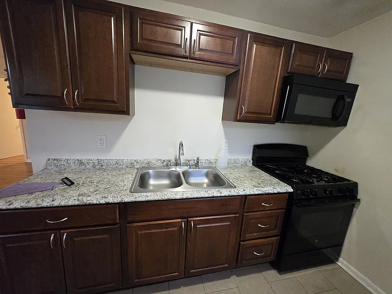 335 Lumber St — Photo 1