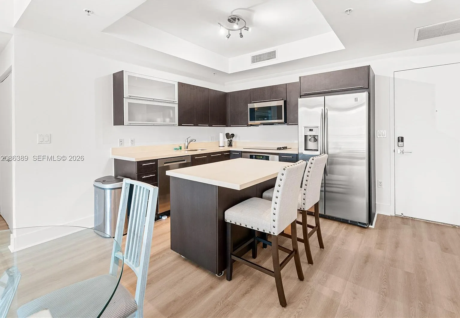 2 bed, 1129 sqft, $3,900 — Photo 4