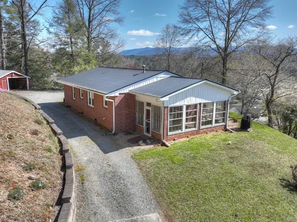 52 Crawford St, Ellijay, GA 30540