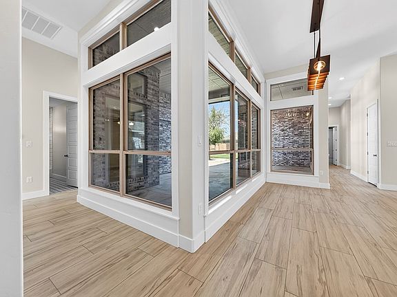 5th image of 5815 Santa Clarita Ln