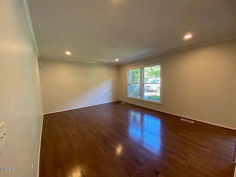 409 Killington Dr — Photo 2