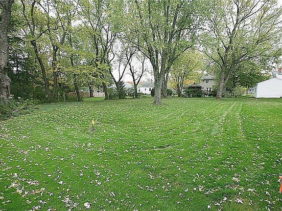 3rd image of 9 Philson Dr