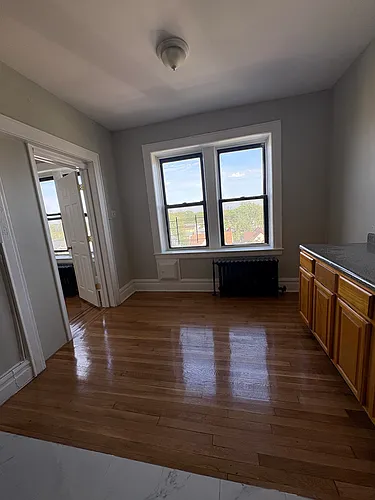 245-247 Roseville Ave #3C Photo 1