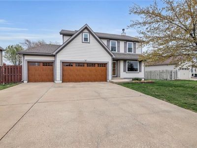 421 S Stone Creek Dr, Gardner, KS, 66030