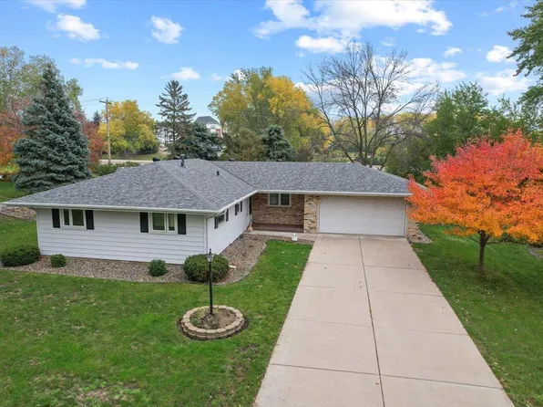 10929 Southview Dr, Burnsville, MN 55337