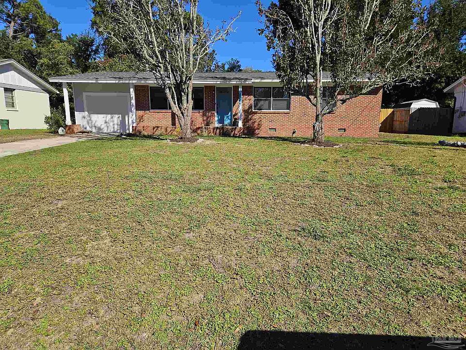 1st image of 3820 Forest Glen Dr