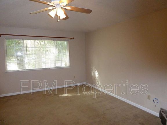 5th image of 589 Camelia St