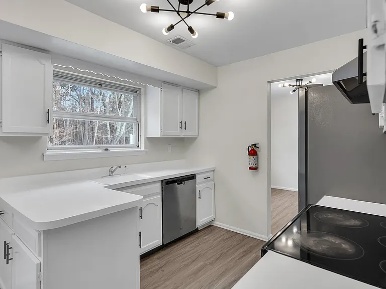 1401 Delaware Ave — Photo 5