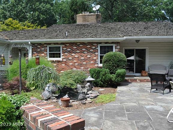 2nd image of 515 Haven Ln