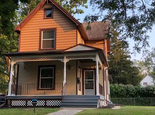 228 Howe St, Elyria, OH 44035