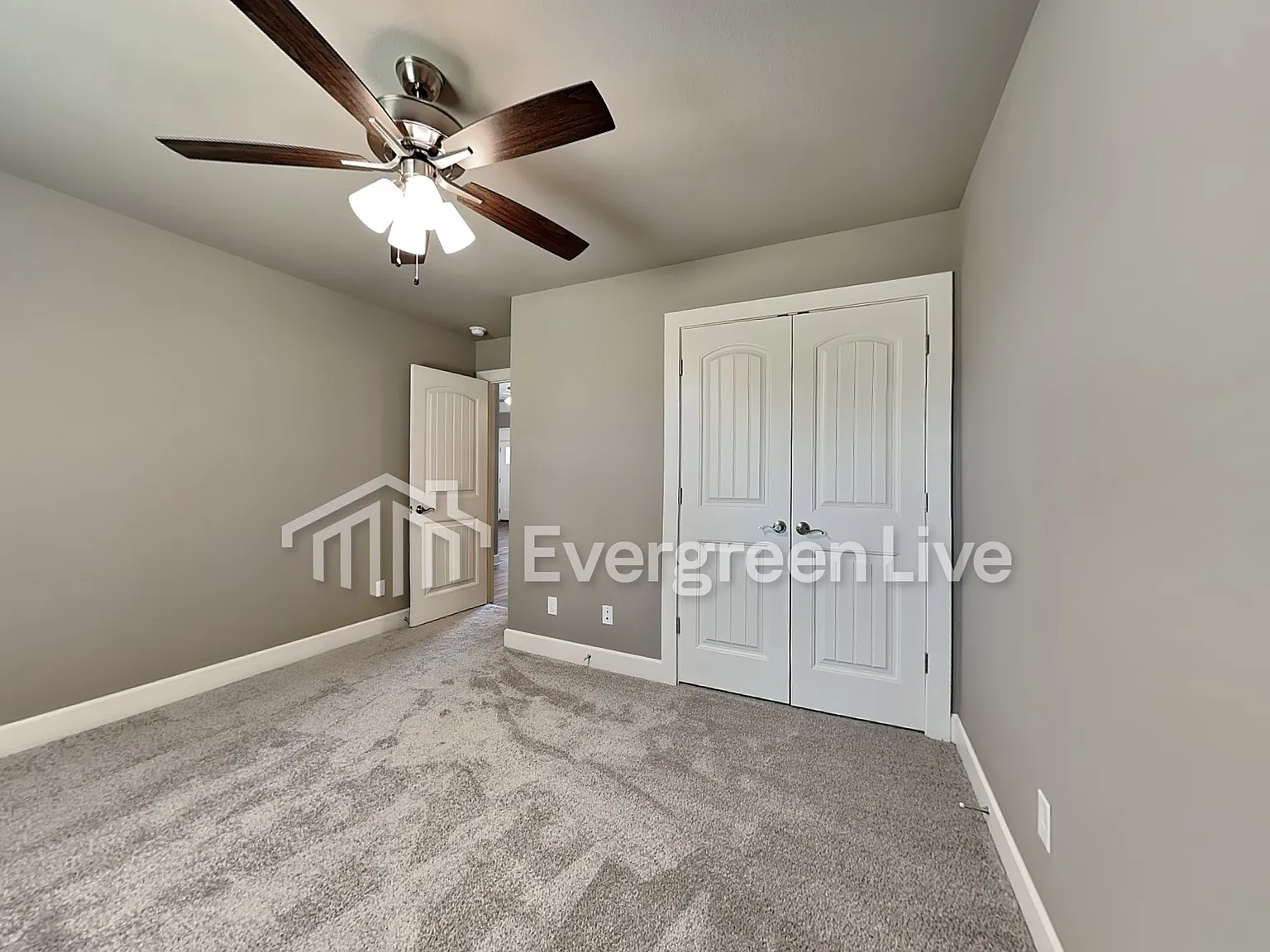 3 bed, 2.0 bath, 1450 sqft, $1,545 — Photo 4