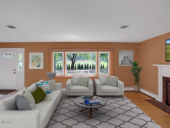 2nd image of 989 Country Club Dr