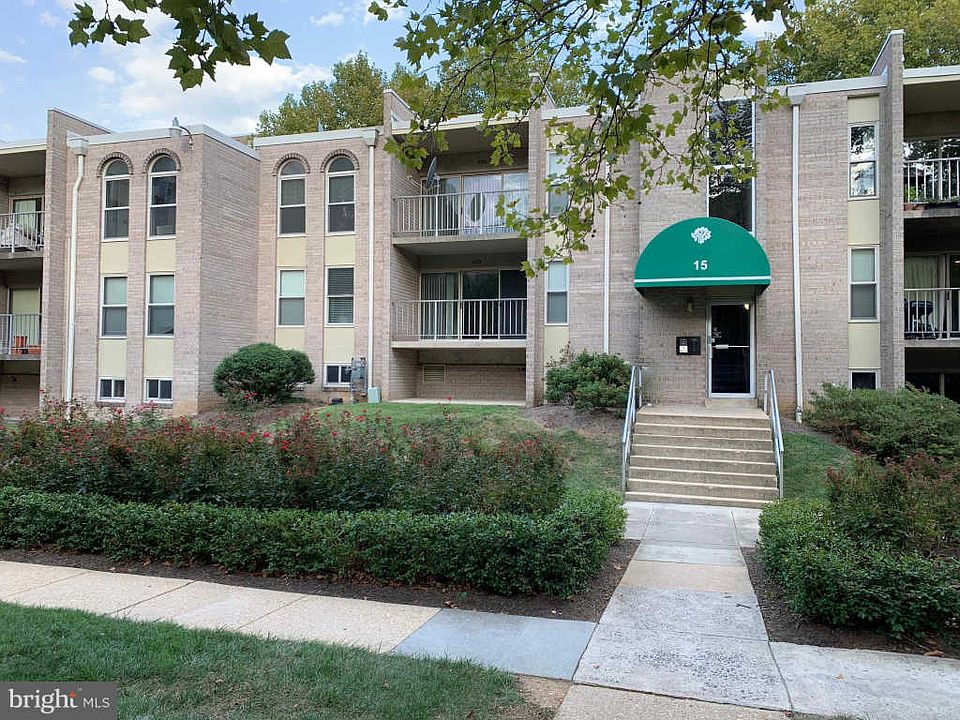 1st image of 15 Canterbury Sq APT 301