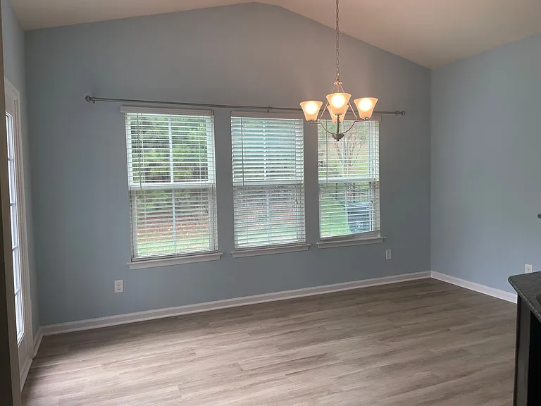 5712 Selkirkshire Rd — Photo 8