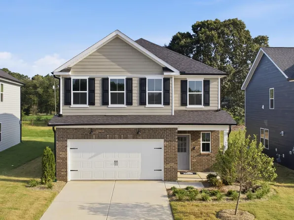 725 Wicklow Hall Dr, Fuquay Varina, NC 27526