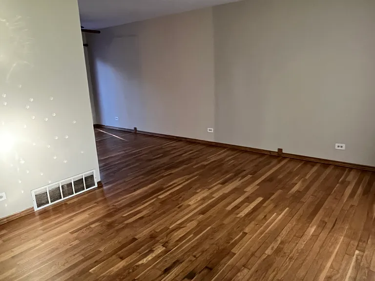 2062 Essex Ct — Photo 3