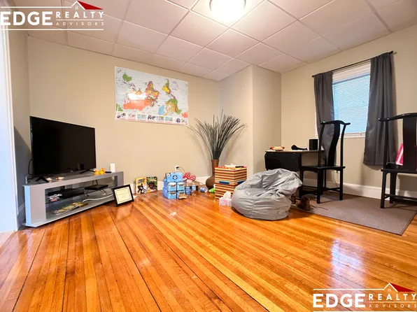 555 Washington St, Brighton, MA