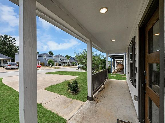 3rd image of 16923 Marie Village Dr