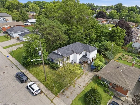 367 Nelson St, Brantford, ON N3S 4E6