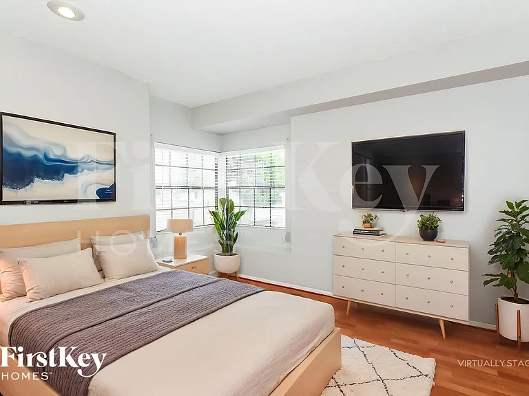 4323 E Beck Ln — Photo 11