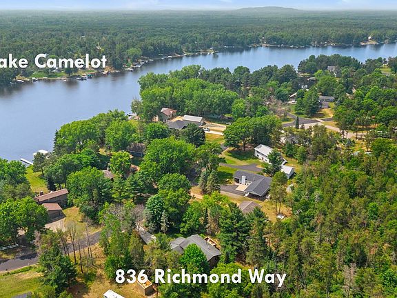 4th image of 836 Richmond Way