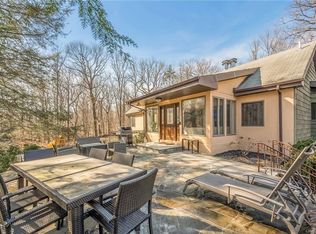 14 Elizabeth Pl, Armonk, NY 10504