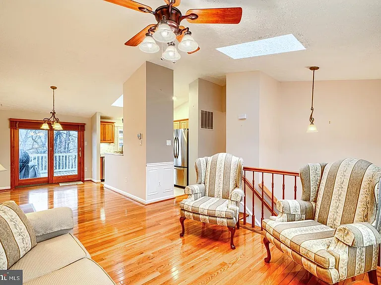 8908 Golden Tree Ln — Photo 6