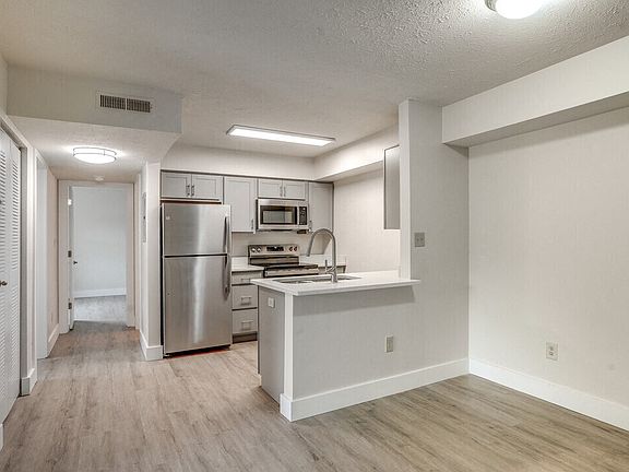 5th image of 453 Golfview Blvd #557H