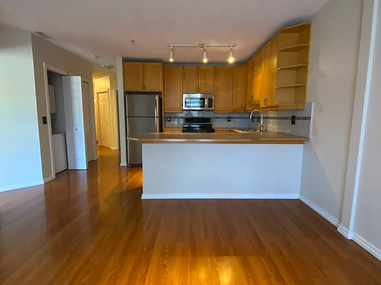112 14th Ave SE #223 — Photo 24