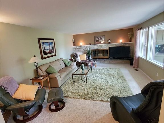 5th image of 7829 Holiday Valley Dr NW