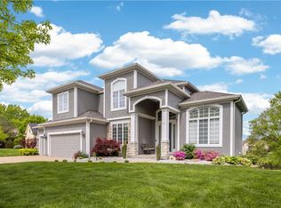 9924 Skyview Ln, Lenexa, KS 66220