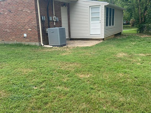 3rd image of 3101 Roselawn Blvd