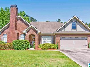 1037 Pearl Pl, Calera, AL 35040