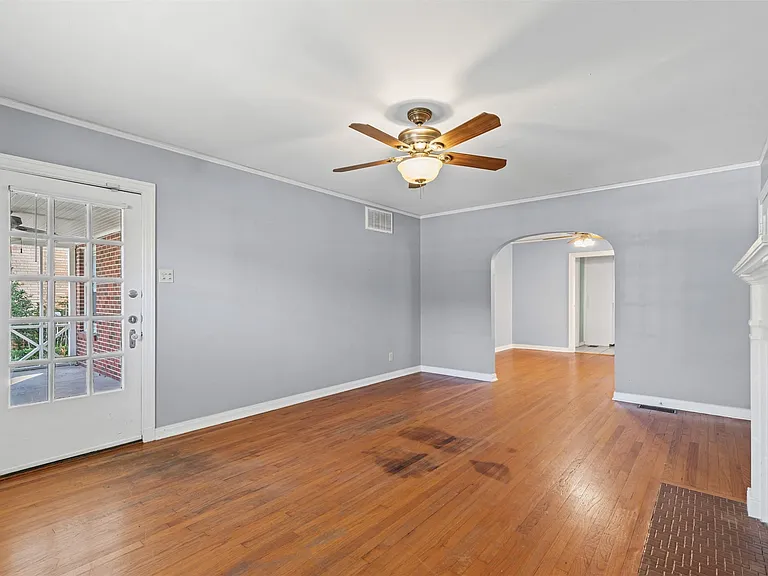 5834 Goodwin Ave — Photo 6