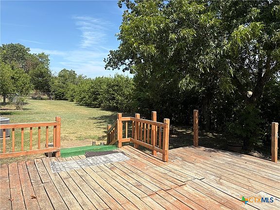 3rd image of 830 Decker Rd