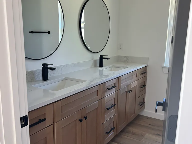 918 N Lewis St — Photo 15