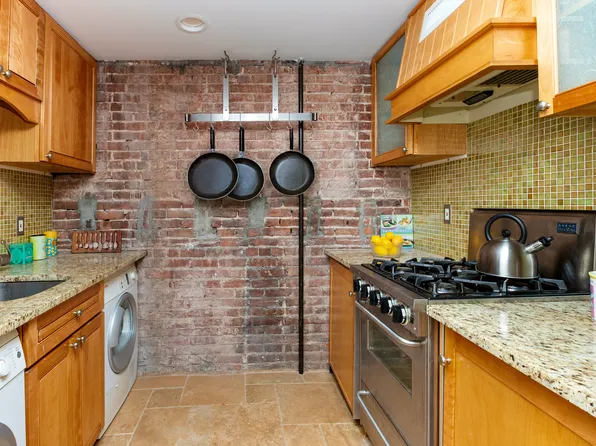 171 West 73rd Street image 3 of 8