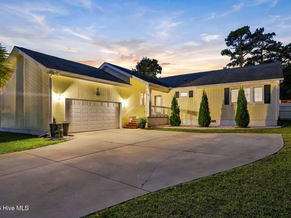 108 Gull Harbor Drive, Newport, NC 28570