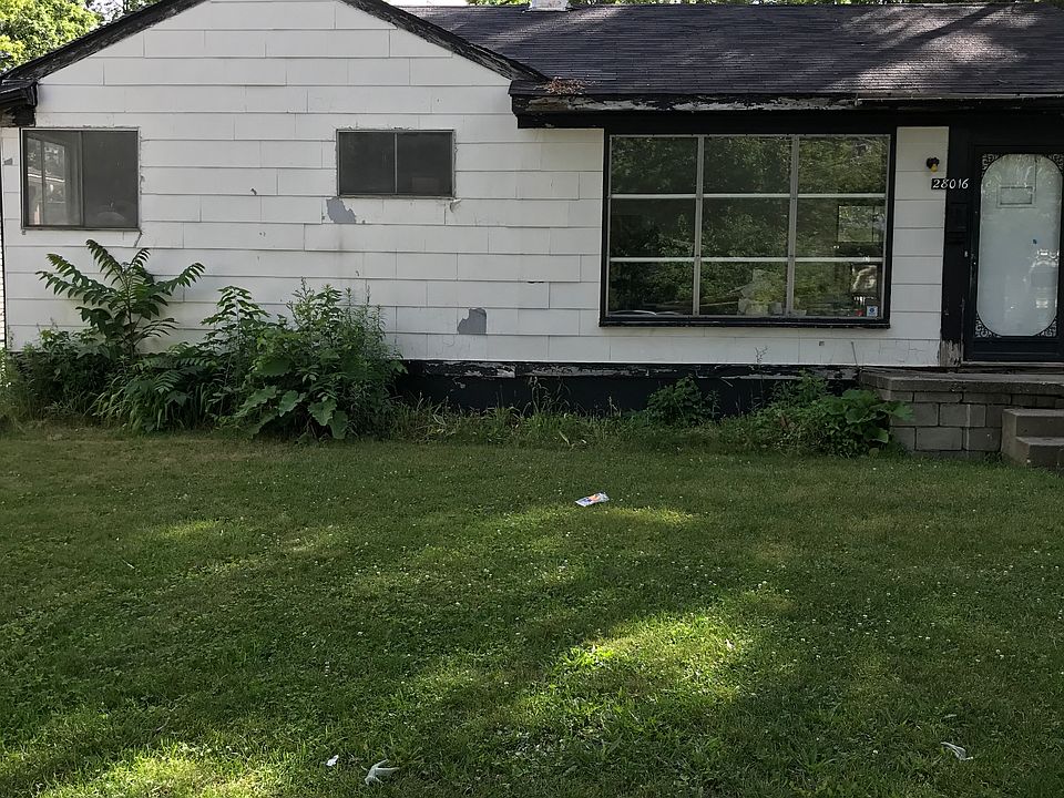 2nd image of 28016 Rosewood St