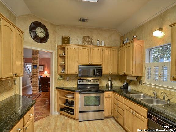 4th image of 14039 Oakhill Way