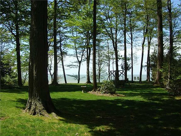3rd image of 6390 Lake Shore Dr