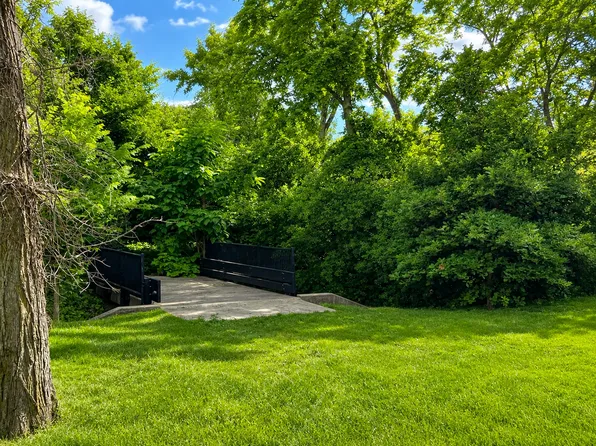 6297 Garfield Ave, Burr Ridge, IL 60527