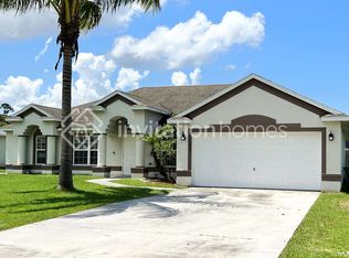 261 NE Granduer Ave, Port Saint Lucie, FL 34983