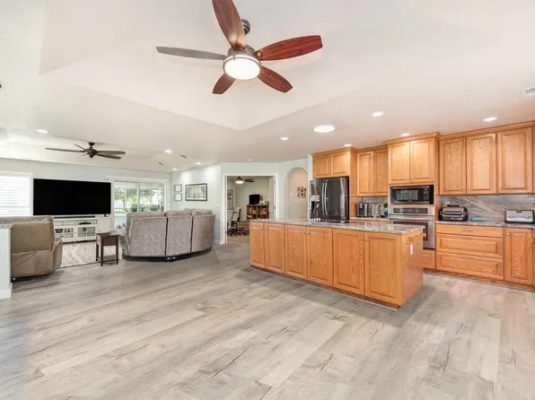 681 Village Dr, Galt, CA 95632