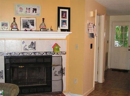 5th image of 728 Auburn St APT G4