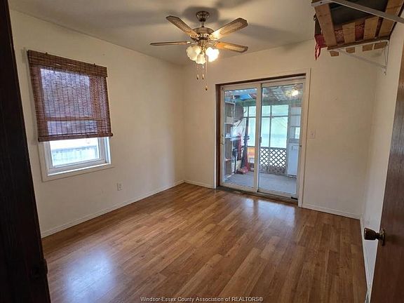 5th image of 835 Stanley St